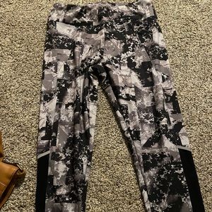 Women’s size small athletic leggings